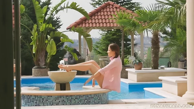 Young russian bitch footjob & pussy fucked in the pool
