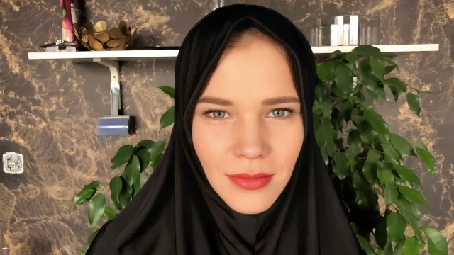 My muslimn girlfriend hot fucking in bedroom hijab fantasy